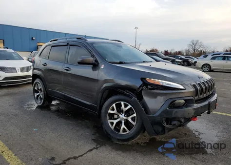 2016 Jeep Cherokee Trailhawk z USA, uszkodzony, nr VIN 1C4PJMBS6GW128493